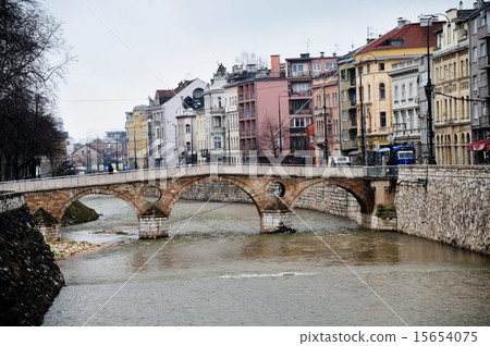 City tour of Sarajevo 15654075