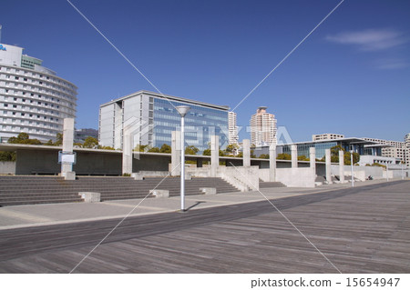 HAT Harbor walk in the canal of Kobe / from the left JICA, WHO Kobe Center, Hyogo Prefectural Art Museum HAT Harbor walk in the canal of Kobe / from the left JICA, WHO Kobe Center, Hyogo Prefectural Art Museum 15654947