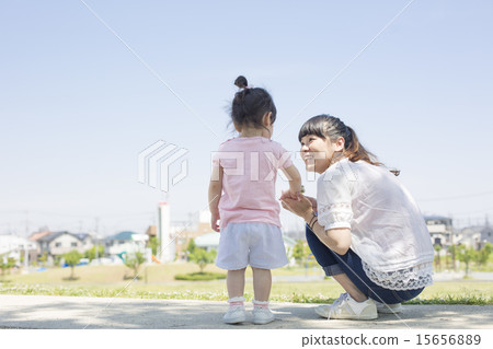 Parent and child behind 15656889