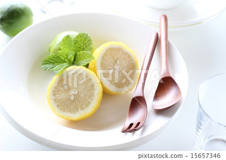 Image of lemon and lime 15657346