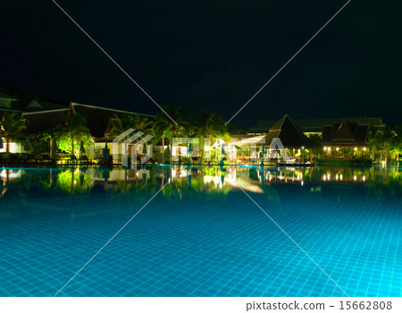 swimming pool 15662808