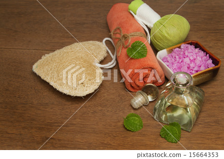 Spa collection,essential lavender oil and sea salt Spa collection,essential lavender oil and sea salt 15664353