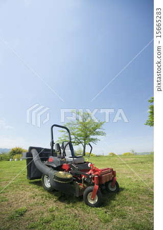 割草機汽車藍天 割草機汽車藍天 15665283