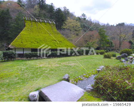 Saba highway, the thatched-roof house in the road station "Nadajo" 15665429