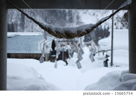 Winter shrine 15665754