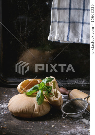 Pita bread 15668339