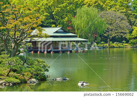 Kiyosumi garden: Oizumi water and Ryoi Kiyosumi garden: Oizumi water and Ryoi 15669002