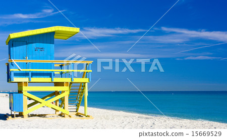 cabin on the beach, Miami Beach, Florida, USA 15669529