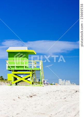 cabin on the beach, Miami Beach, Florida, USA 15669538