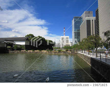 皇宮的護城河和Otemon·Otemachi的建築街 15671815