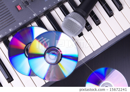 Microphone and electronic keyboard 15672241