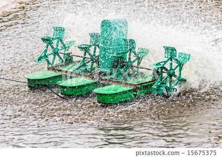 Paddle wheel aerator, Closeup 15675375