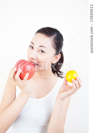 蔬菜和少婦的健康圖像 蔬菜和少婦的健康圖像 15680813