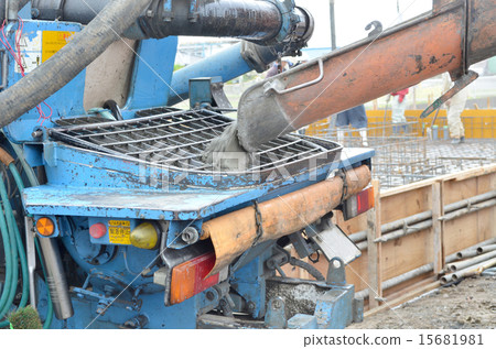 Concrete placing Concrete placing 15681981