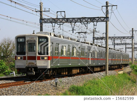 Nikko Line a while ago ... 10000 series trains that support regional and intercity transportation Nikko Line a while ago ... 10000 series trains that support regional and intercity transportation 15682599
