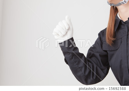 堅定不移 握拳 女生 15692388