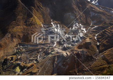 箱根大涌谷的火山口，溫泉設施 15694347