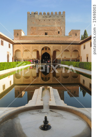Courtyard of Alhambra Palace Arayanes Courtyard of Alhambra Palace Arayanes 15698003