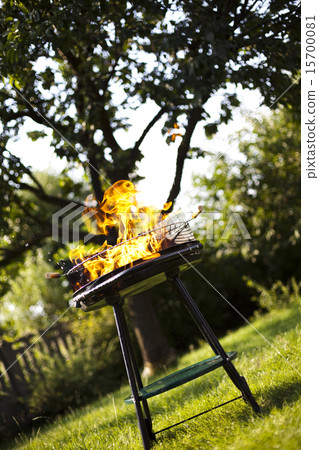 Grill flame, hot burning grill 15700081