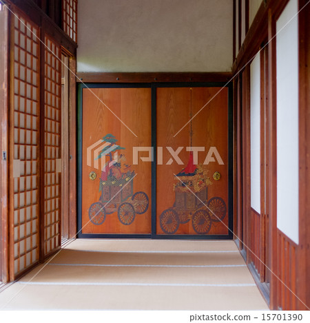 At Shogakuin Rikyu 15701390