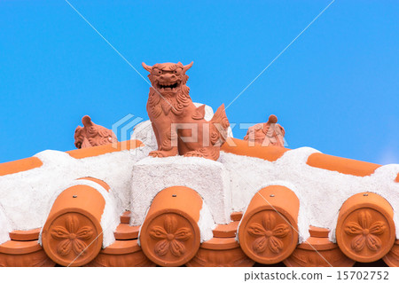 沖繩的守護者shisa 15702752