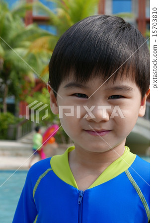 Time for a Dip under the Heat 15703810