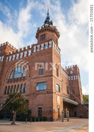 Castell dels tres dragons exterior, Barcelona 15703881