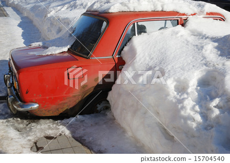 snowy car snowy car 15704540