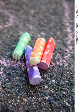 Street chalk 15706948