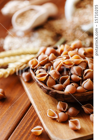 whole wheat pasta 15710205