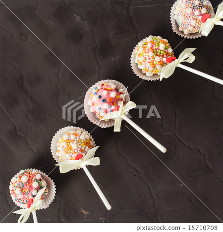 cake pops 15710708