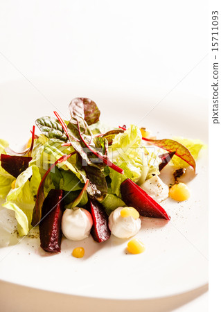 vegetarian salad 15711093
