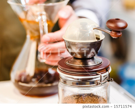 Making brewed coffee from steaming filter drip style 15711574