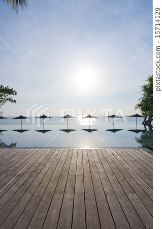 Swimming pool terrace 15714129
