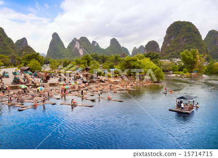 Bamboo rafting in Yangshuo li river 15714715