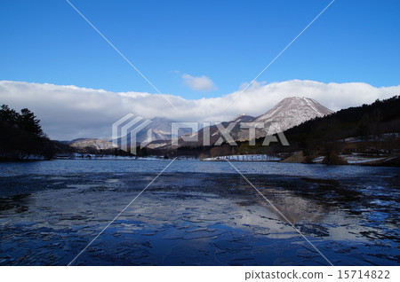Shikako湖在冬天 Shikako湖在冬天 15714822