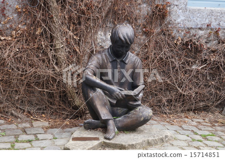 Durbuy's boy statue Durbuy's boy statue 15714851