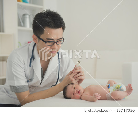 asian newborn at hospital with doctor 15717030