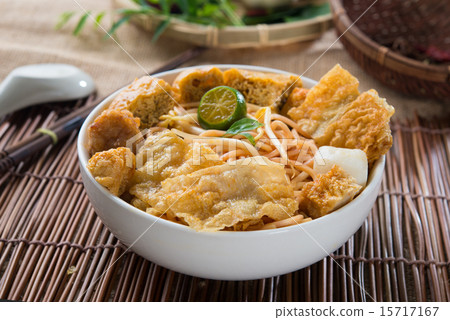 Hot and spicy Singapore Curry Noodle 15717167