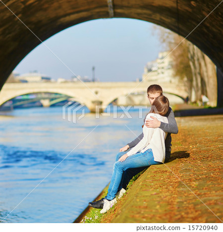 Romantic dating loving couple in Paris 15720940