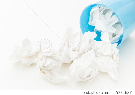 垃圾桶和垃圾 垃圾桶和垃圾 15723687