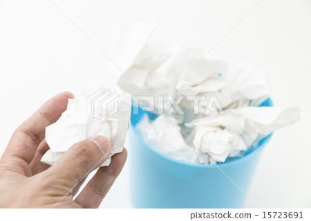 垃圾桶和垃圾 垃圾桶和垃圾 15723691