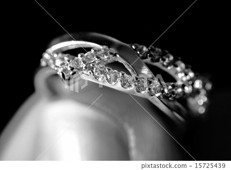 White gold Ring 15725439