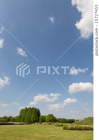 Square and blue sky Square and blue sky 15727453