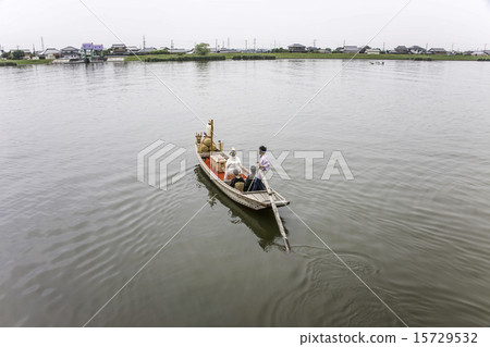 Ibaraki Prefecture Ice Cream Festival's married couple 15729532