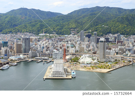 Over Kobe Port 15732664