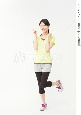A female sports wear woman 15733092