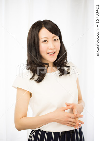 一個半長發的女人 一個半長發的女人 15733421