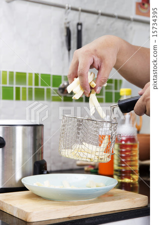 Chef prepared raw potato Chef prepared raw potato 15734395