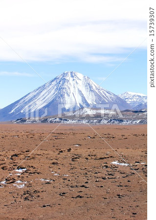 南美洲智利火山在安第斯山脈的Rikan卡布爾 南美洲智利火山在安第斯山脈的Rikan卡布爾 15739307